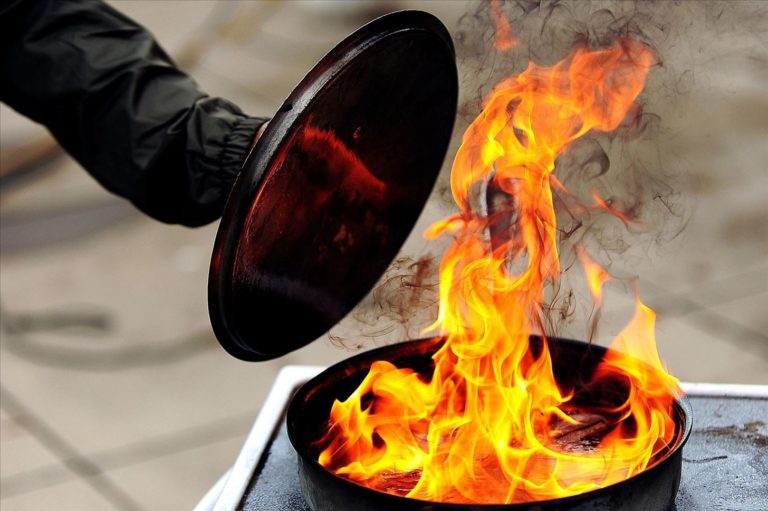 Agissez Pour Prévenir Les Feux De Cuisson